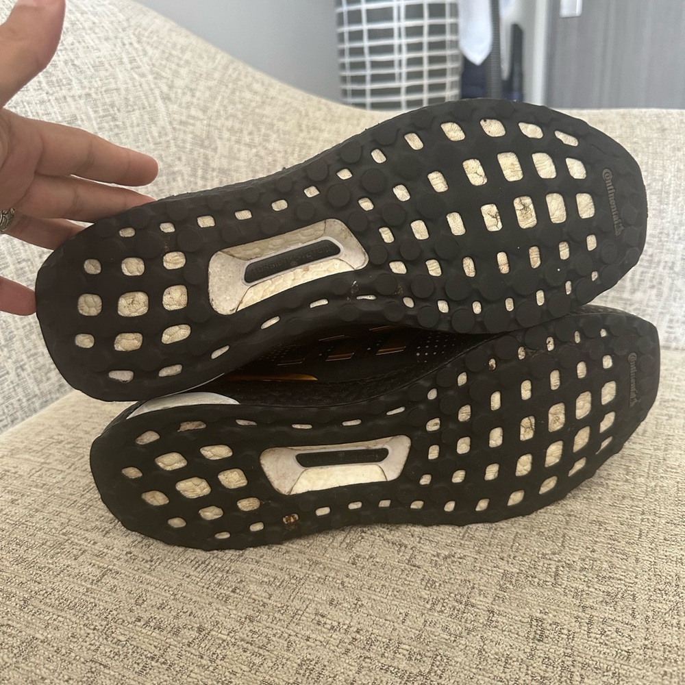 Adidas Ultraboost Size 12 - Picture 6 of 8